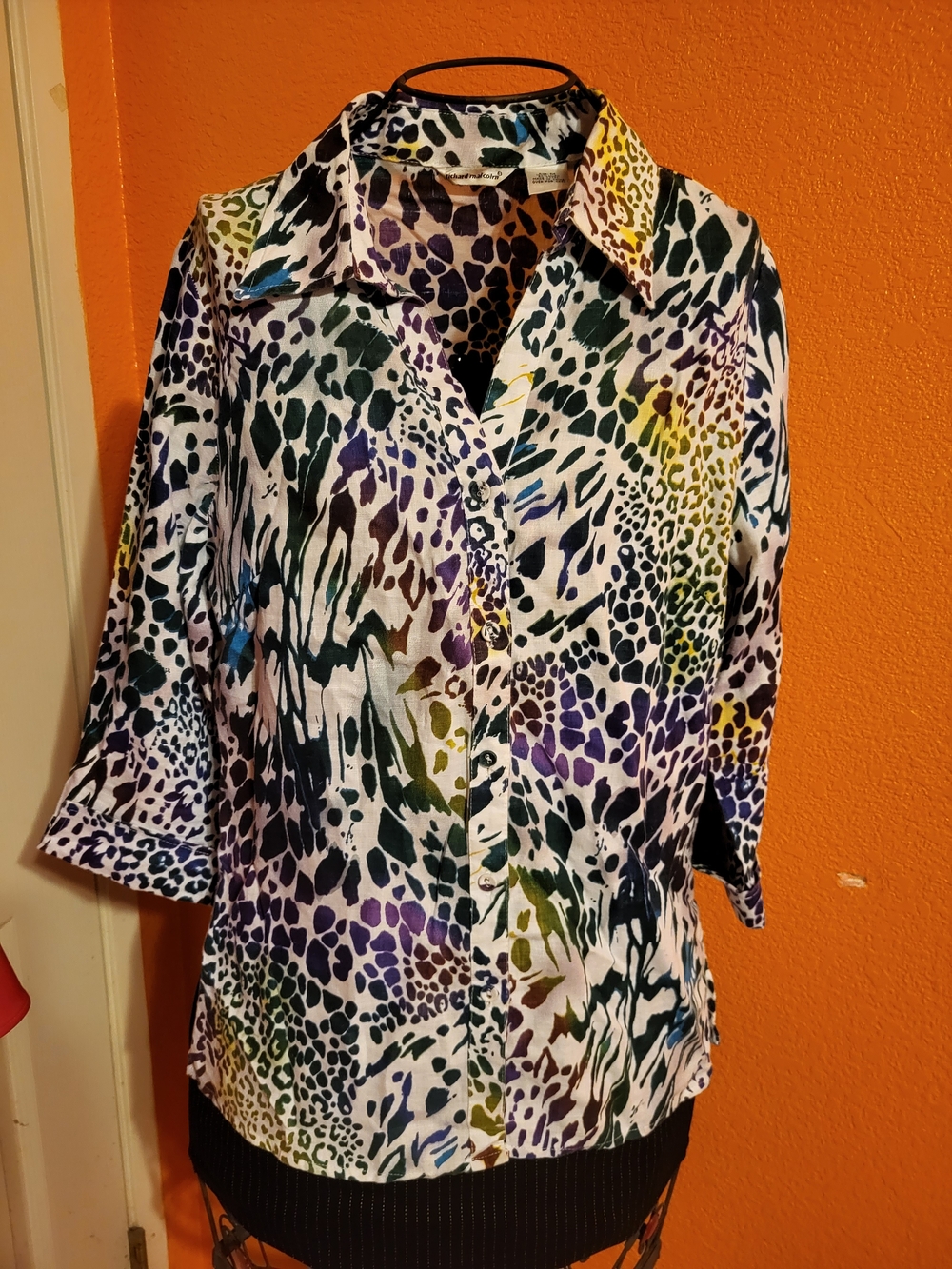 Richard Malcom Women’s Multicolor Animal-Print Button Front Shirt - Picture 1 of 13